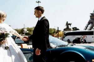 Mariage à Paris devant la Tout Eiffel